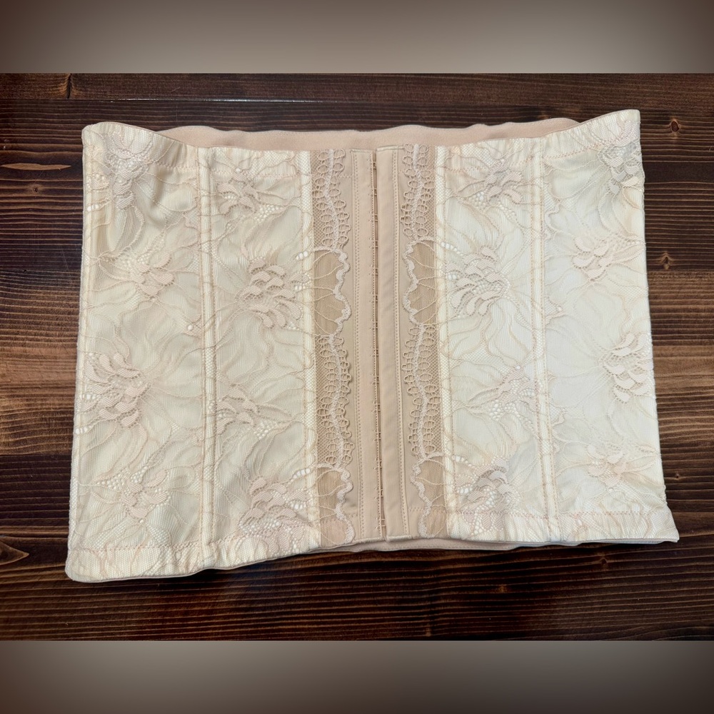 Maidenform Women’s‎ Beige Lace Waist Trainer Shapewear EUC Size 2XL